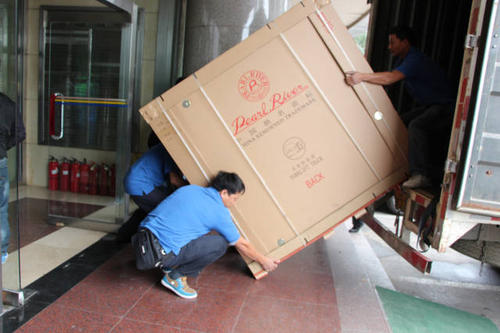 博爱钢琴贵重工艺品无忧运